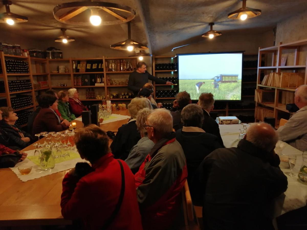 Beekeeping Kojek Appartement Ribnica Buitenkant foto
