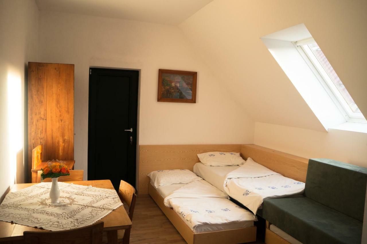 Beekeeping Kojek Appartement Ribnica Buitenkant foto