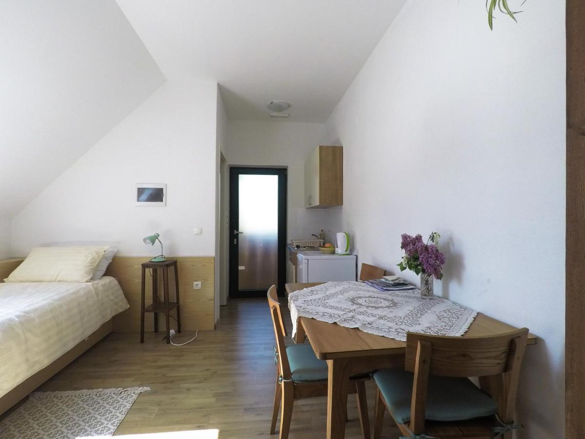 Beekeeping Kojek Appartement Ribnica Buitenkant foto